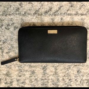Black Kate Spade Zipper Wallet